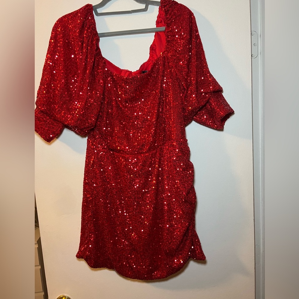 NWT BOOHOO sequin puff sleeve romper